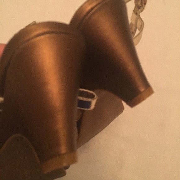 Sandals - Picture 3 of 5